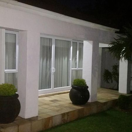Ballina Ga-El Guesthouse Port Elizabeth Esterno foto