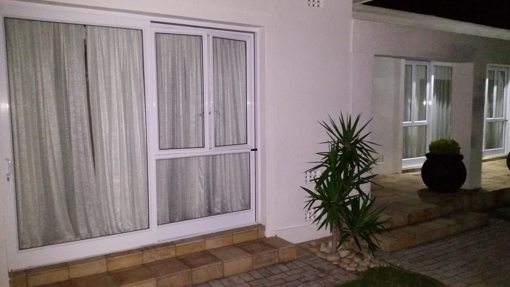 Ballina Ga-El Guesthouse Port Elizabeth Esterno foto