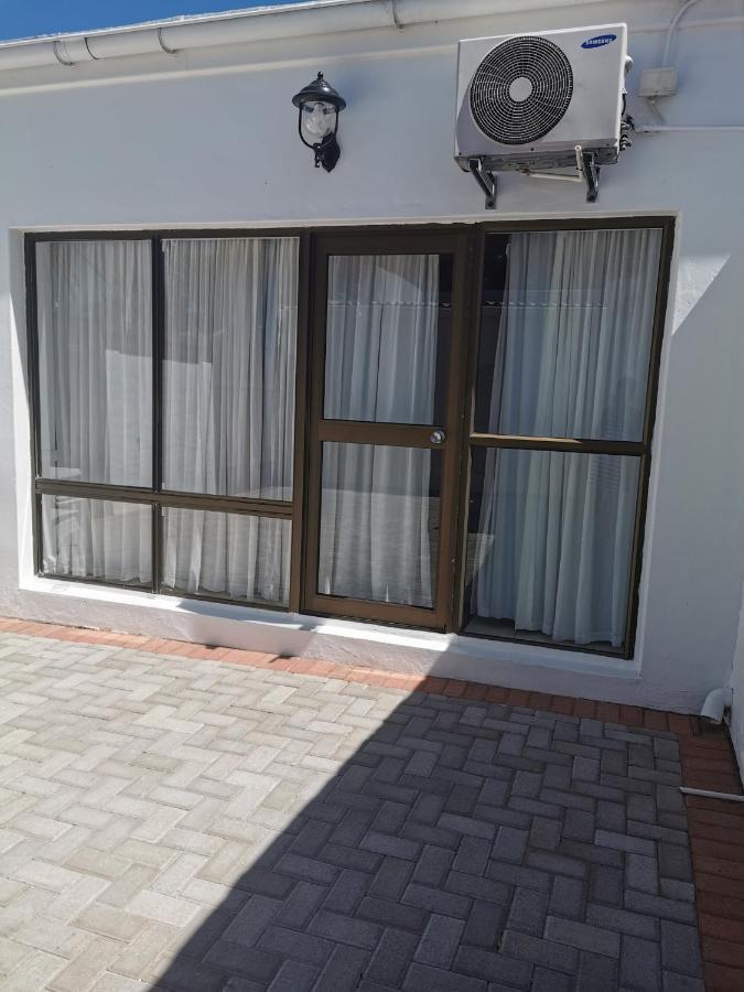 Ballina Ga-El Guesthouse Port Elizabeth Esterno foto