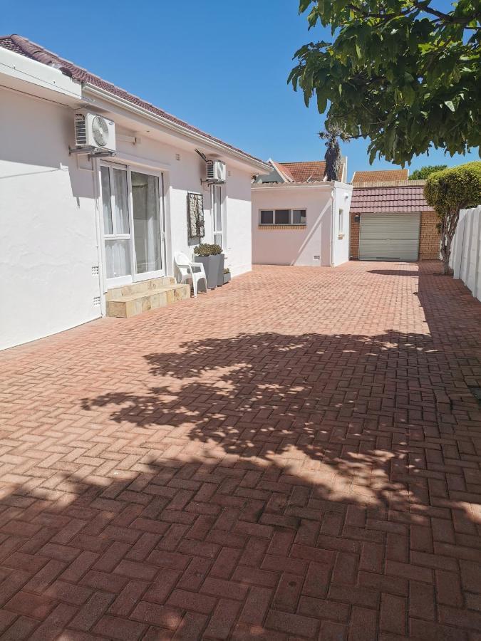 Ballina Ga-El Guesthouse Port Elizabeth Esterno foto
