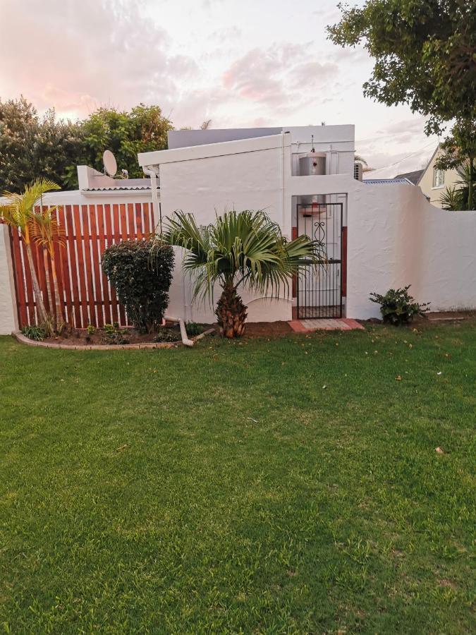 Ballina Ga-El Guesthouse Port Elizabeth Esterno foto